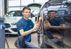 Ausbildung zum Carrosseriereparateur/in EFZ - Arbeitssituation, Lohn und Weiterbildungen, Schnupperlehren und freie Lehrstelle für 2026 finden. Carrosseriereparateur/in EFZ
