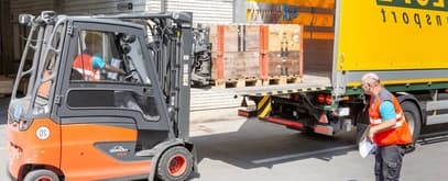 Ausbildung zum Logistiker/in EFZ - Arbeitssituation, Lohn und Weiterbildungen, Schnupperlehren und freie Lehrstelle für 2026 finden. Logistiker/in EFZ